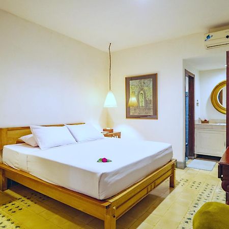 Hotel Tugu Блітар Екстер'єр фото