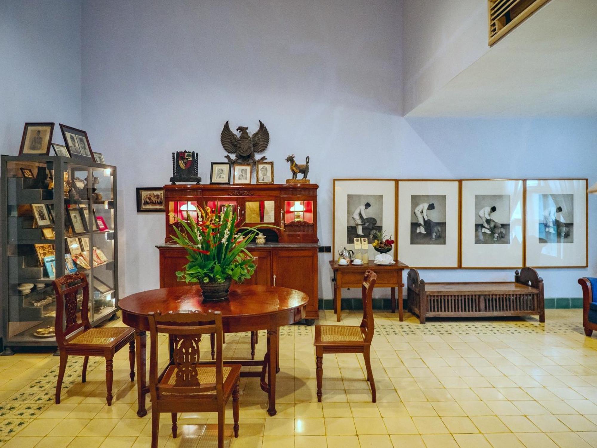 Hotel Tugu Блітар Екстер'єр фото