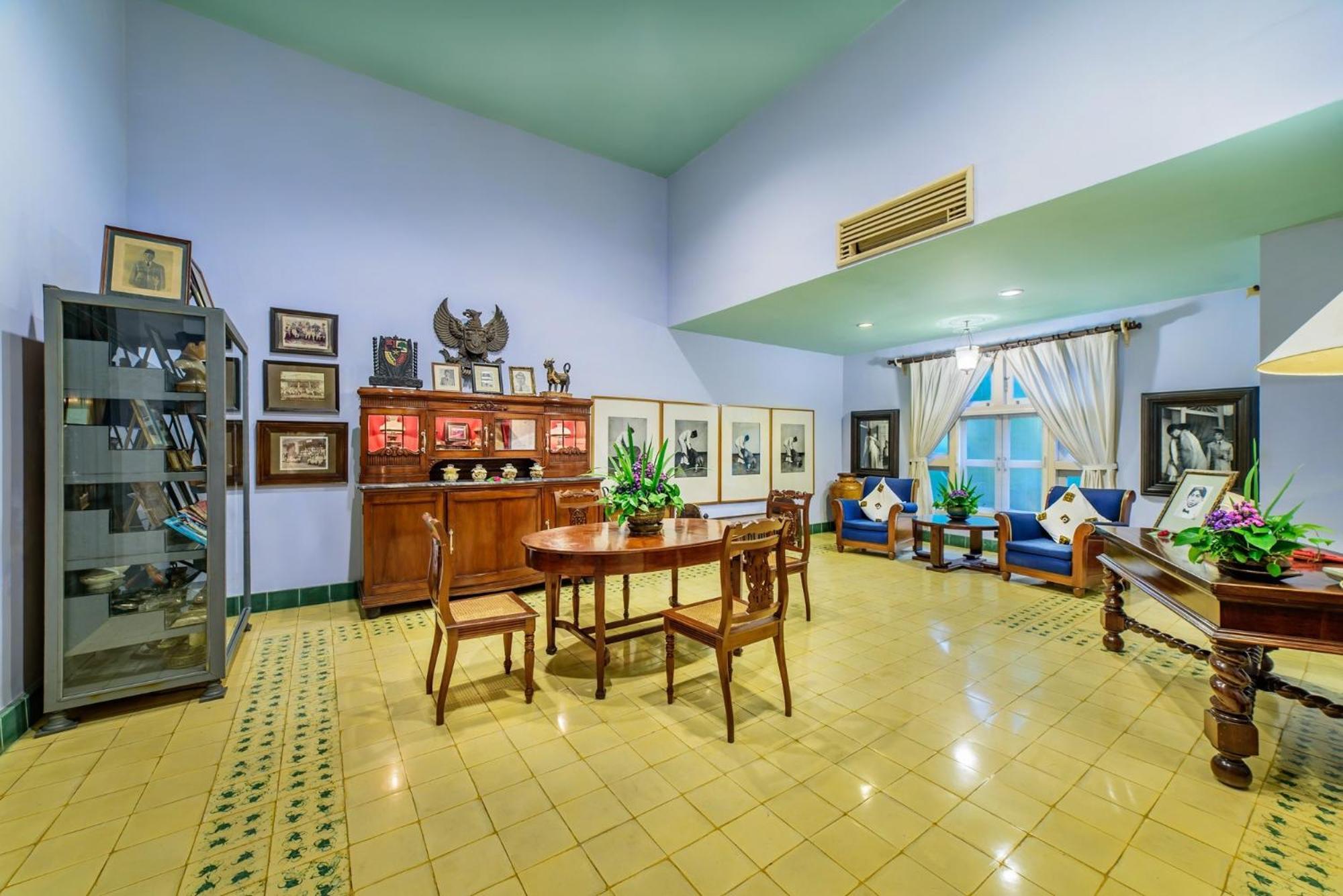 Hotel Tugu Блітар Екстер'єр фото