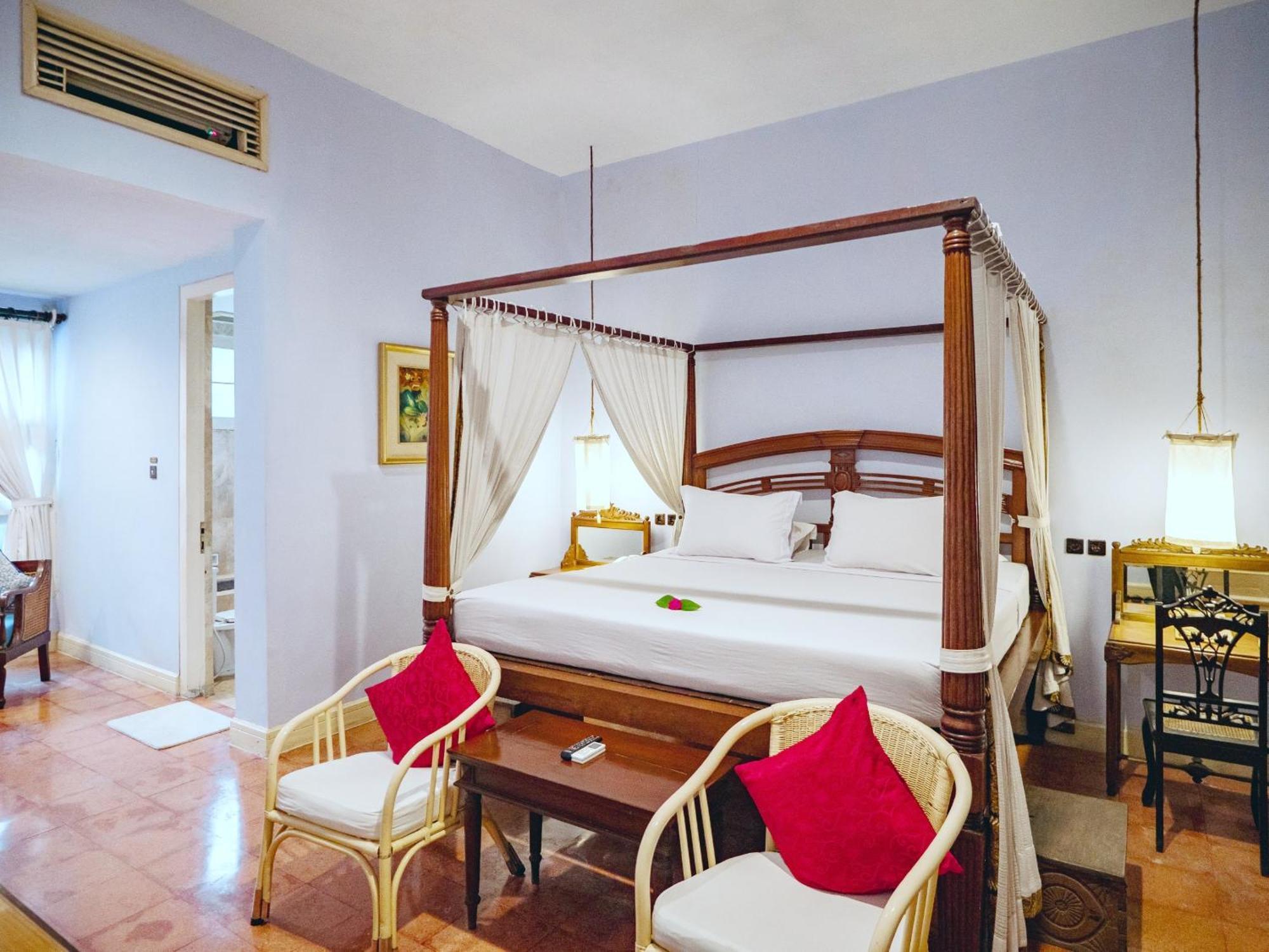 Hotel Tugu Блітар Екстер'єр фото