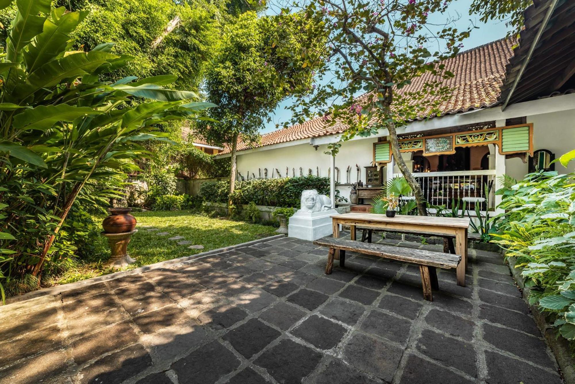 Hotel Tugu Блітар Екстер'єр фото