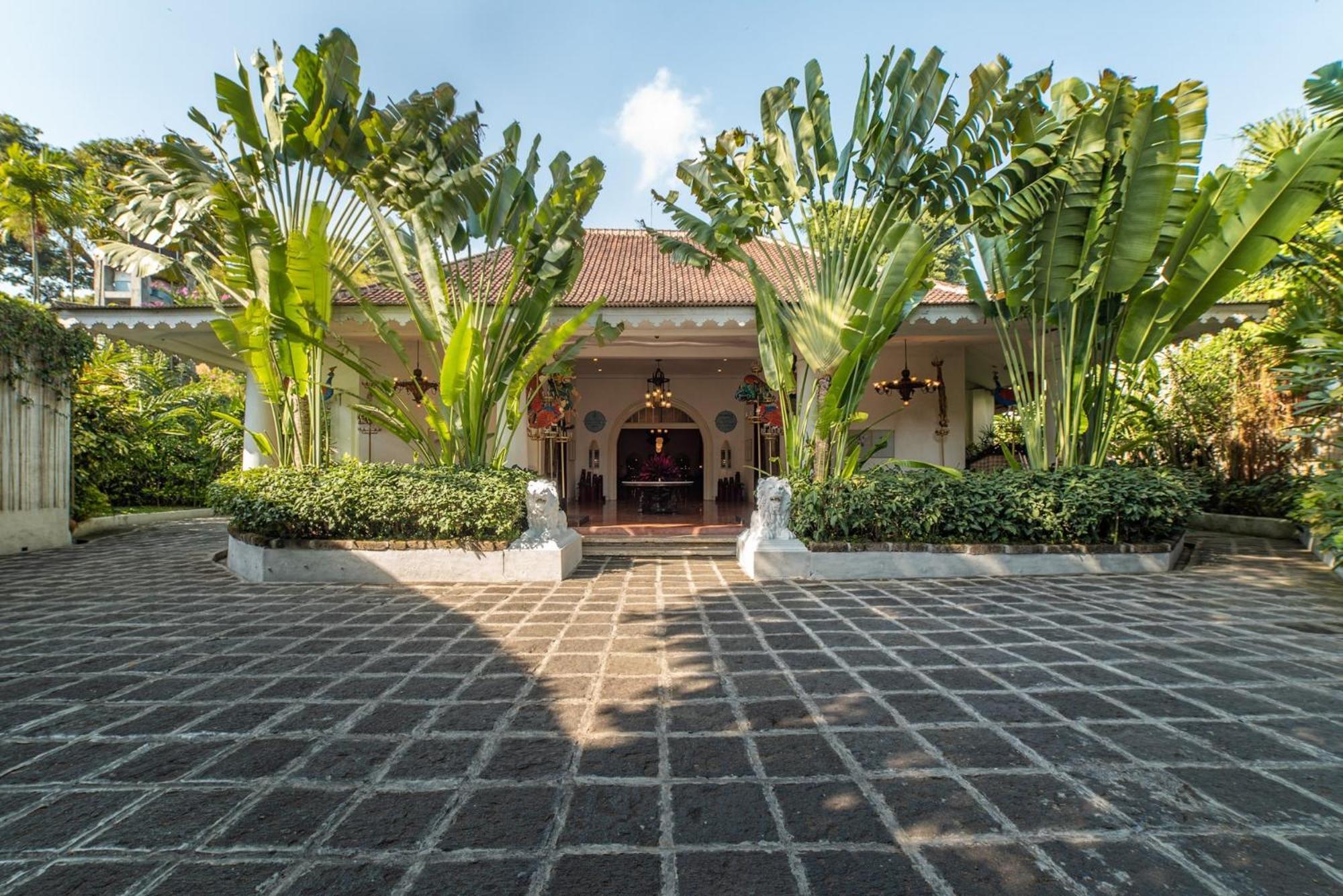 Hotel Tugu Блітар Екстер'єр фото