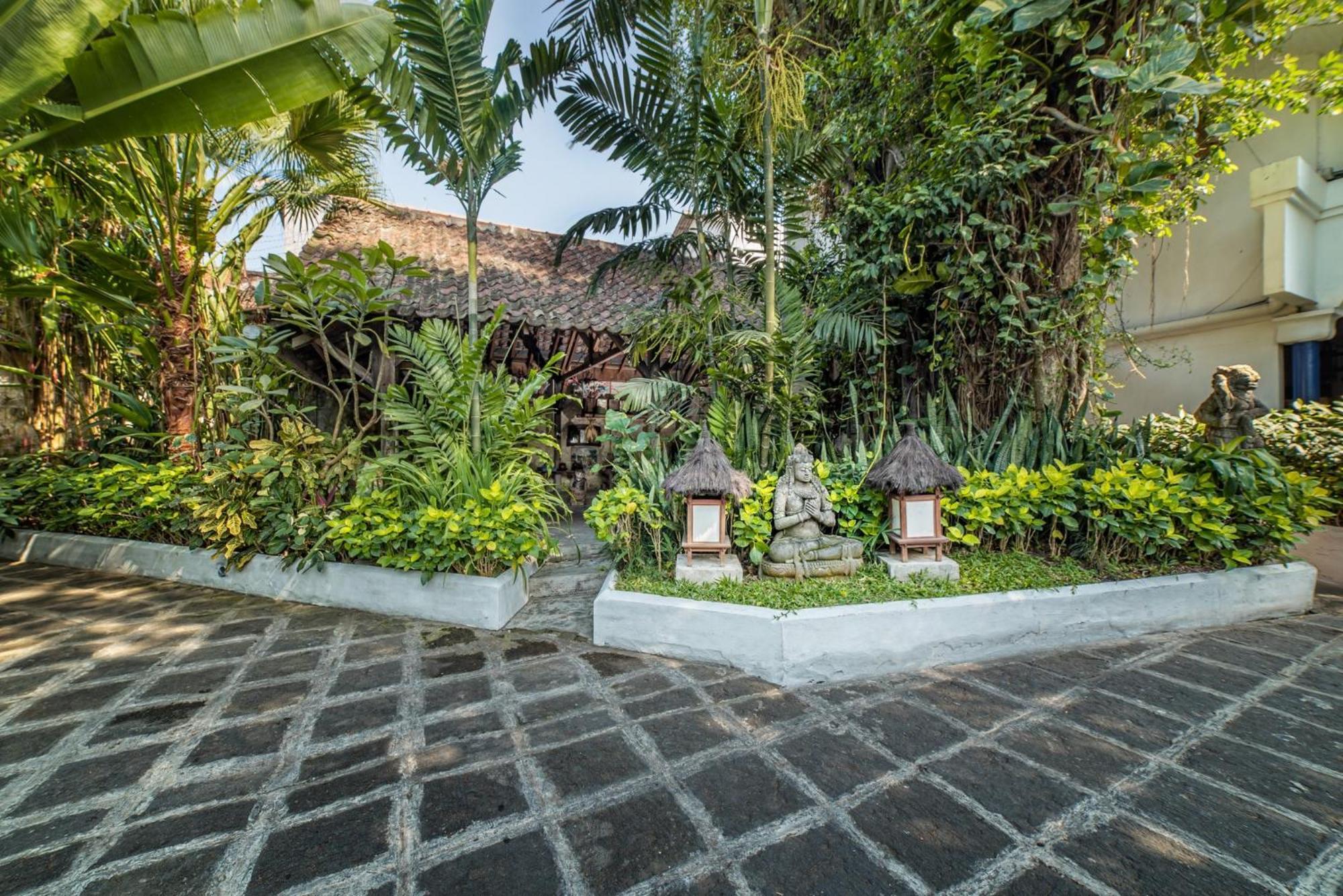 Hotel Tugu Блітар Екстер'єр фото
